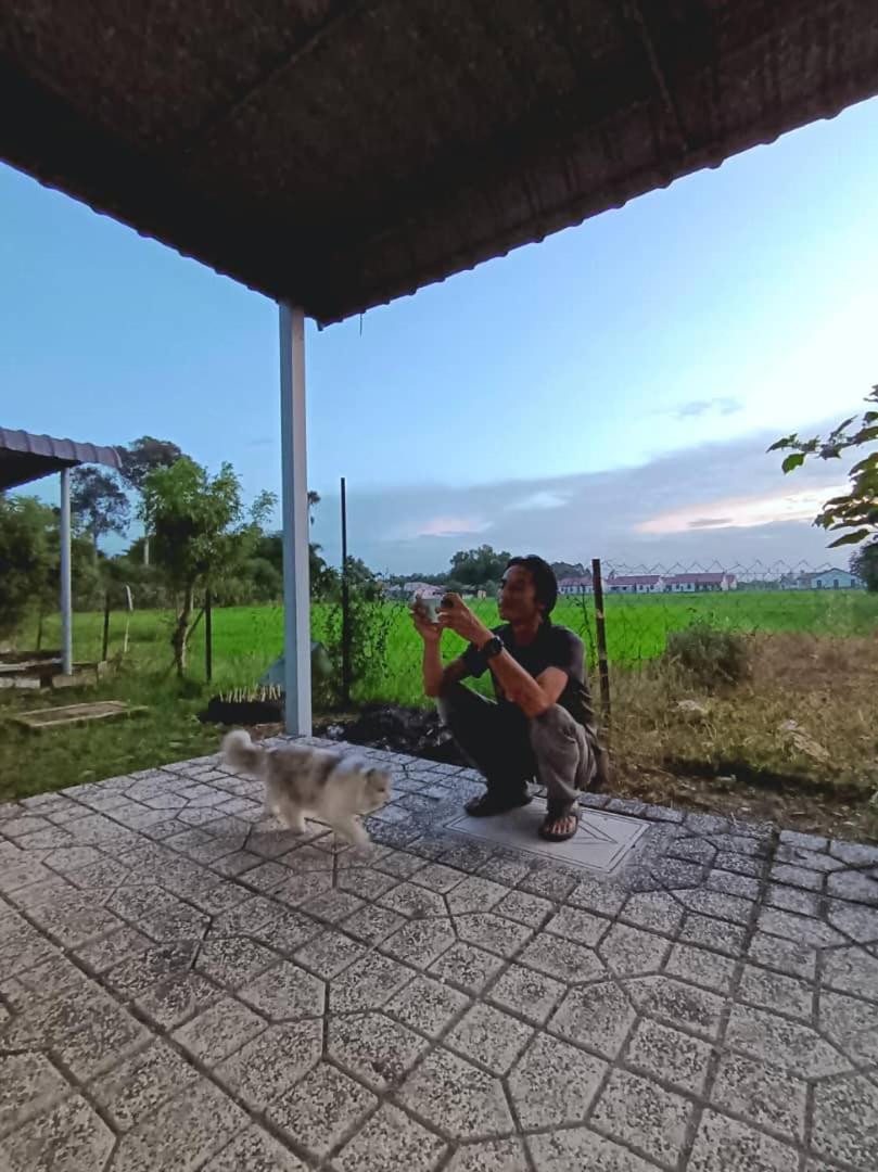 Ebnur Homestay Arau Bagian luar foto