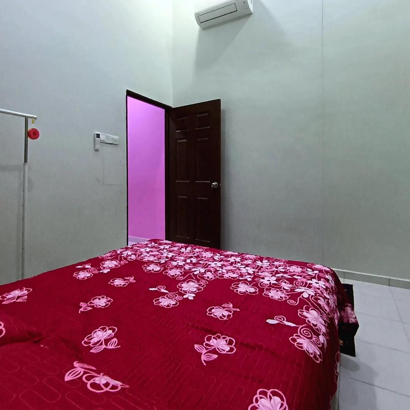 Ebnur Homestay Arau Bagian luar foto