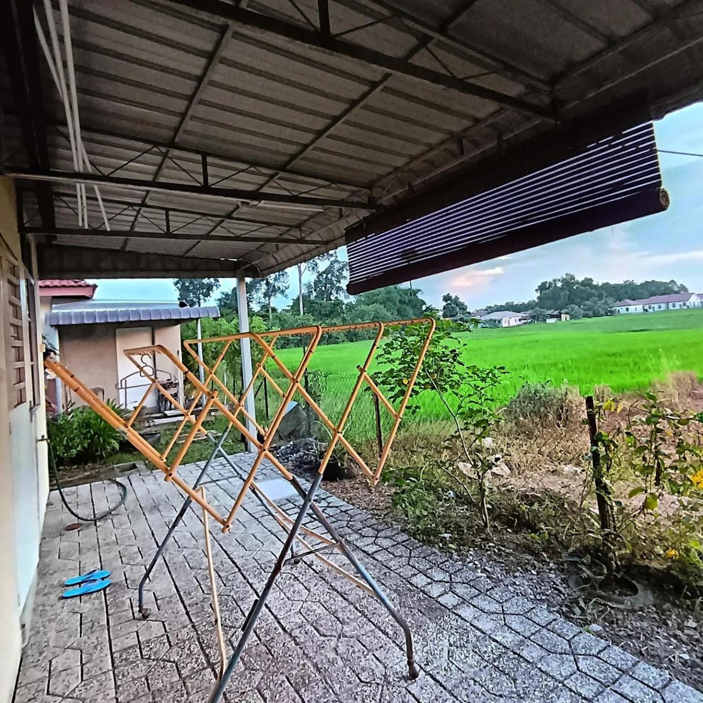 Ebnur Homestay Arau Bagian luar foto