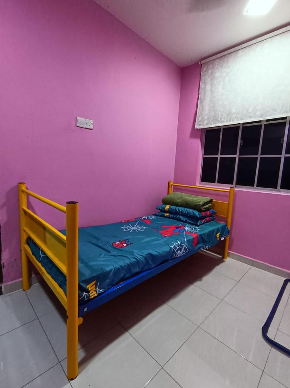 Ebnur Homestay Arau Bagian luar foto